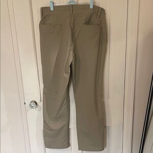Under Armour Men's Chino Pants in Khaki